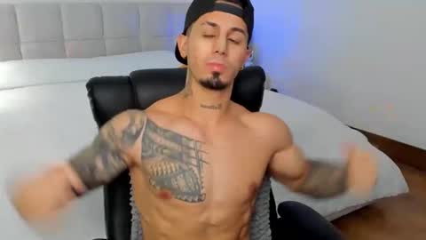 brody_dallas1 online show from November 7, 9:31 am