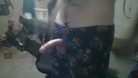 Snapshot of brokefuck10 chatting on December 5, 8:01 am Brokefuck10 online show from December 5, 8:01 am