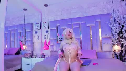     online show from February 19, 1:51 pm