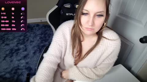 Snapshot of brookebee27 chatting on February 28, 6:43 am brookebee online show from February 28, 6:43 am