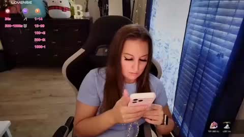 Snapshot of brookebee27 chatting on November 19, 9:37 pm brookebee online show from November 19, 9:37 pm