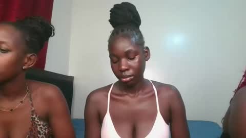 Snapshot of brown_sugar4 chatting on May 13, 5:32 pm brown_sugar4 online show from May 13, 5:32 pm