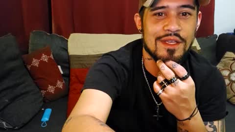 Snapshot of brownboyt chatting on January 11, 11:37 am brownboyt online show from January 11, 11:37 am