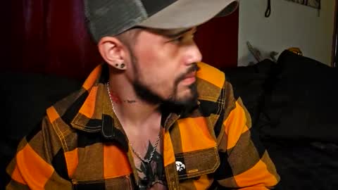 Snapshot of brownboyt chatting on February 19, 3:52 pm brownboyt online show from February 19, 3:52 pm