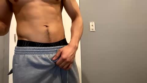 Snapshot of browndaddy4713 chatting on March 16, 5:39 pm browndaddy4713 online show from March 16, 5:39 pm