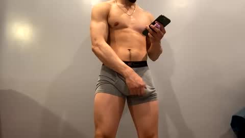 Snapshot of browndaddy4713 chatting on March 23, 10:25 pm browndaddy4713 online show from March 23, 10:25 pm