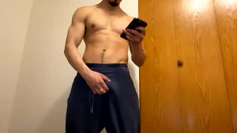 Snapshot of browndaddy4713 chatting on April 3, 4:54 am browndaddy4713 online show from April 3, 4:54 am