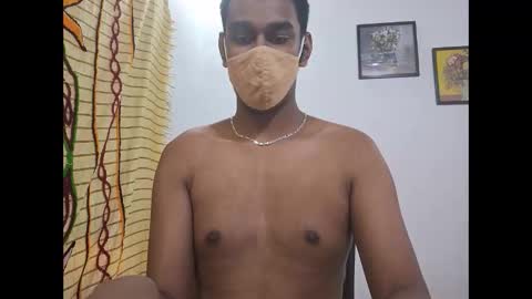 Snapshot of brownguy2505 chatting on November 12, 8:04 am brownguy2505 online show from November 12, 8:04 am