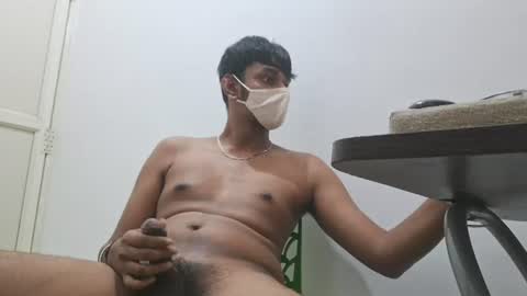 Snapshot of brownguy2505 chatting on June 30, 5:58 pm brownguy2505 online show from June 30, 5:58 pm