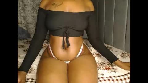 Snapshot of brownlatifa chatting on October 31, 11:50 pm Tiffa online show from October 31, 11:50 pm