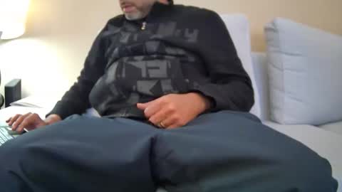 brownmoose7628 online show from April 2, 1:53 pm