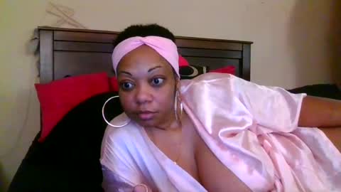 brownroundrenee online show from June 23, 11:19 am
