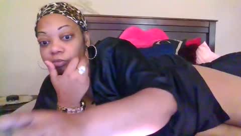 brownroundrenee online show from July 5, 12:23 pm