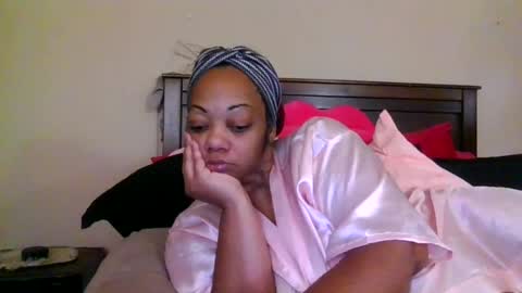 brownroundrenee online show from July 11, 11:35 am