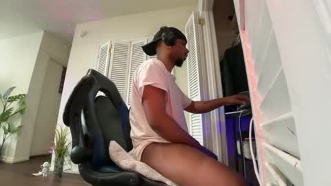 Brownskinshortyy online show from March 14, 6:13 pm