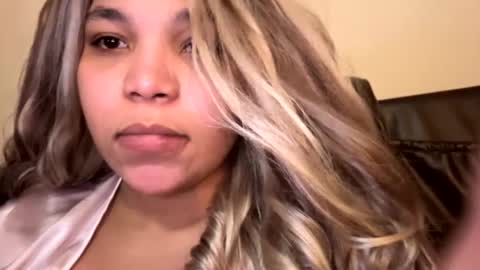 Snapshot of brownsugar0910 chatting on January 22, 4:13 am EtherealLilac online show from January 22, 4:13 am