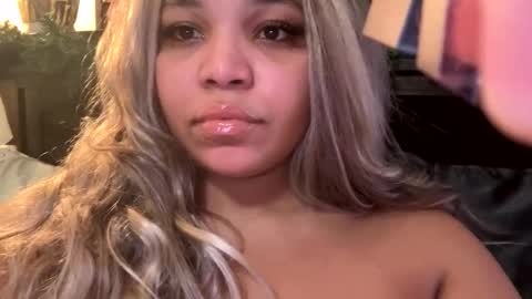 Snapshot of brownsugar0910 chatting on January 31, 4:47 am EtherealLilac online show from January 31, 4:47 am