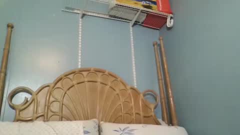 Snapshot of brownsugar0910 chatting on September 16, 1:34 pm EtherealLilac online show from September 16, 1:34 pm