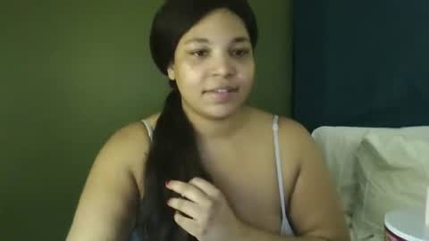 Snapshot of brownsugar0910 chatting on November 30, 3:43 am EtherealLilac online show from November 30, 3:43 am