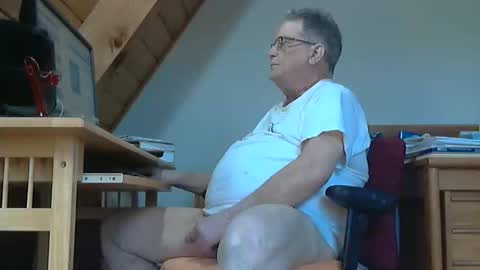 brubar online show from April 26, 5:43 pm