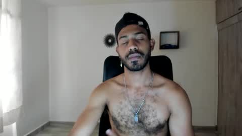 bruce_1111 online show from May 31, 5:53 pm