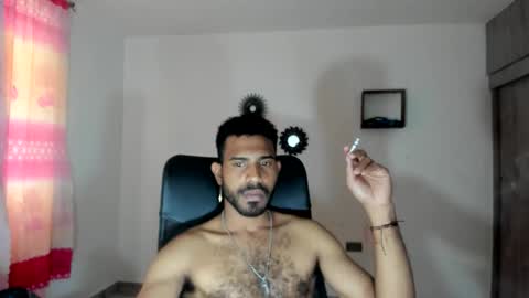 bruce_1111 online show from June 3, 6:57 pm