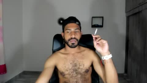 bruce_1111 online show from June 11, 10:30 pm