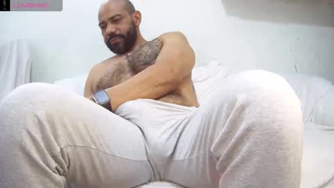 Snapshot of bruce_bigg chatting on June 4, 2:01 pm Bruce online show from June 4, 2:01 pm