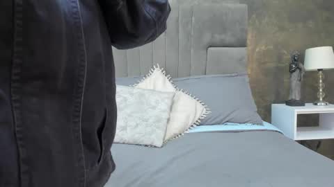 Bruce Hans online show from October 25, 11:40 am