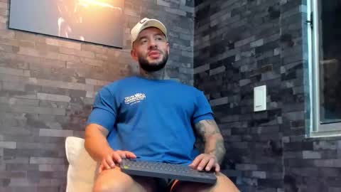 brucedallas online show from February 6, 5:01 am