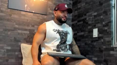 brucedallas online show from May 16, 12:07 am