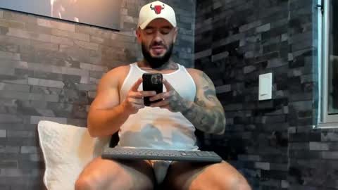 brucedallas online show from May 17, 1:25 am