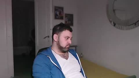 Snapshot of brucemf chatting on January 4, 7:34 pm Bruce online show from January 4, 7:34 pm