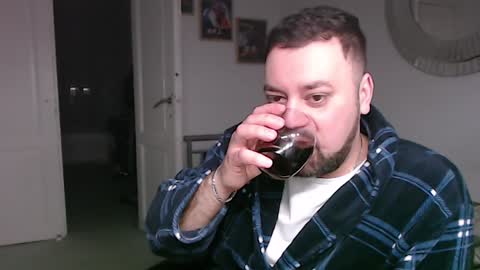 Snapshot of brucemf chatting on February 7, 6:24 pm Bruce online show from February 7, 6:24 pm