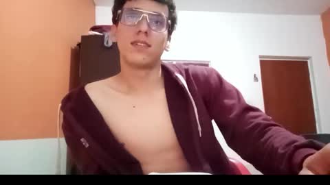 brucew37 online show from March 18, 5:21 am