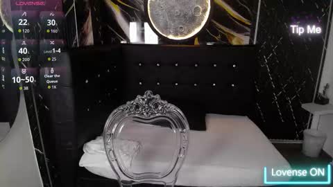 Bruja SCarlata online show from October 22, 10:15 am