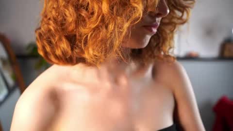 Tess online show from May 5, 3:31 pm