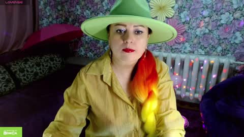 Julia online show from April 4, 9:01 pm