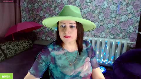 Julia online show from April 22, 8:32 pm