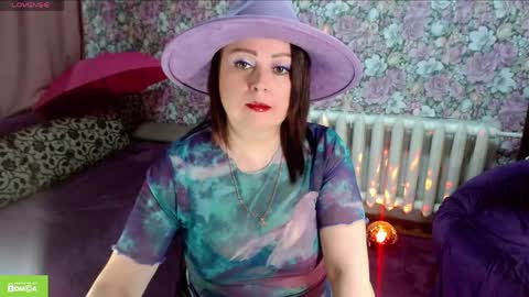 Julia online show from April 26, 8:06 pm