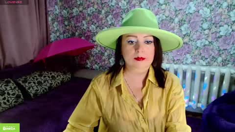 Julia online show from August 3, 9:07 pm