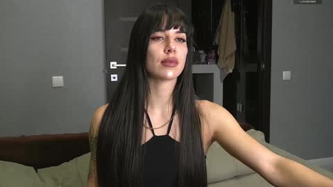 Snapshot of brunette_from_the_moon chatting on December 29, 6:27 pm Alice online show from December 29, 6:27 pm