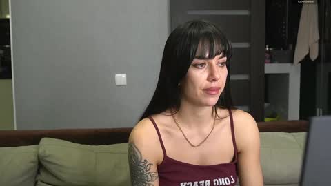 Snapshot of brunette_from_the_moon chatting on January 14, 9:51 pm Alice online show from January 14, 9:51 pm