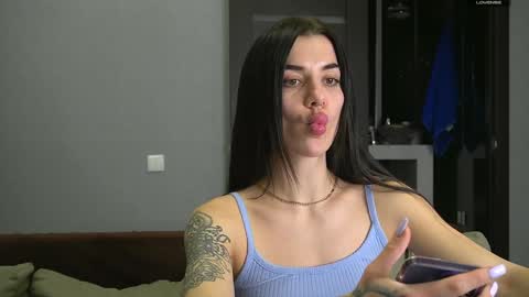 Snapshot of brunette_from_the_moon chatting on February 8, 11:13 pm Alice online show from February 8, 11:13 pm