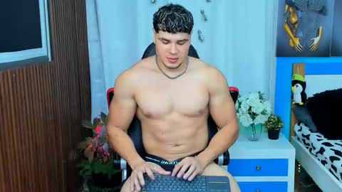 Snapshot of bruno_coleman chatting on December 2, 7:36 am Bruno coleman online show from December 2, 7:36 am