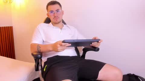 bruno_walkerr online show from December 3, 12:14 pm