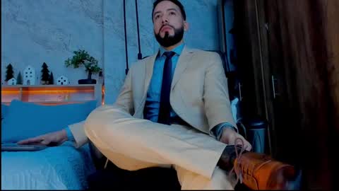 Andres Suarez online show from December 11, 2:00 pm