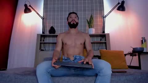 Snapshot of bruno_woods chatting on January 10, 3:47 pm Andres Suarez online show from January 10, 3:47 pm