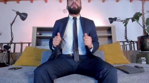 Snapshot of bruno_woods chatting on February 3, 10:15 pm Andres Suarez online show from February 3, 10:15 pm