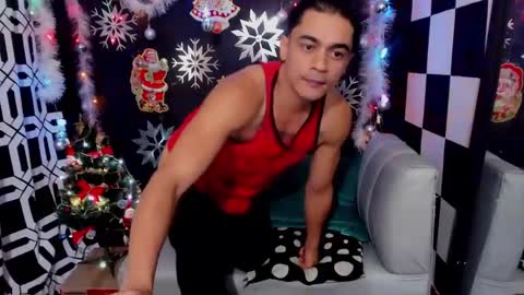 Snapshot of brunocuttie94 chatting on December 23, 5:11 pm Join my fan club here 150 tokens a month online show from December 23, 5:11 pm